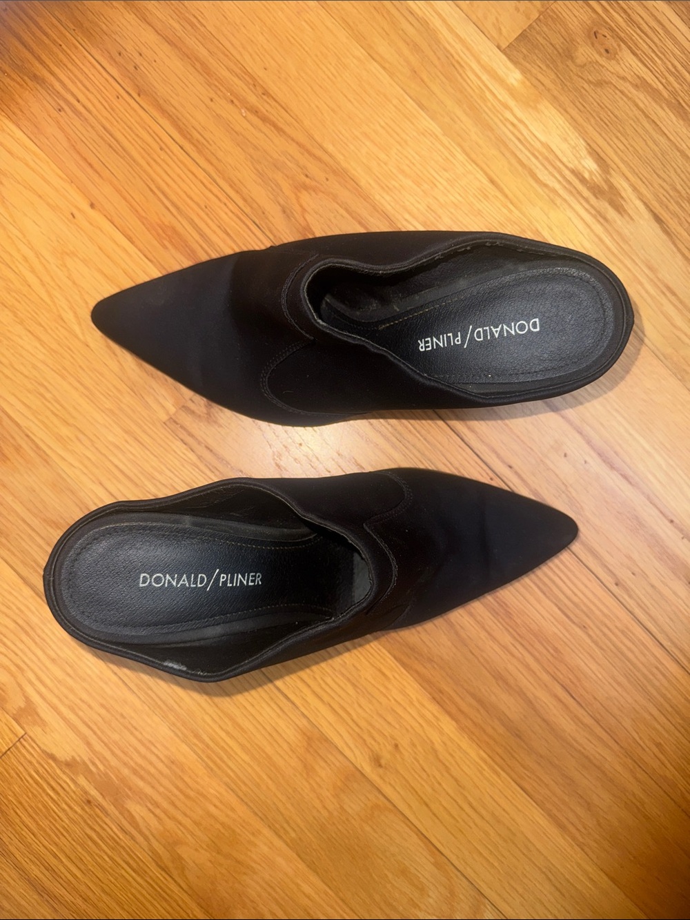 Donald J. Pliner Black Pointed-Toe Slip-On Mules